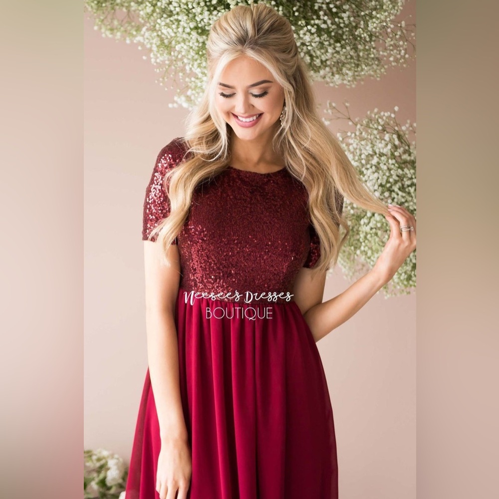 Neesee’s Dresses Burgundy Chiffon Sequin Maxi Small